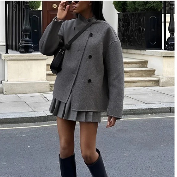 Commense Oversized Coat - Picture 7 of 12